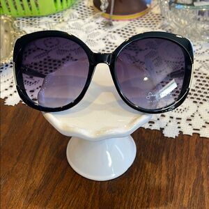 Sean John SJS2032CE Oversized Tortoise Sunglasses | UV Protection  Description:
